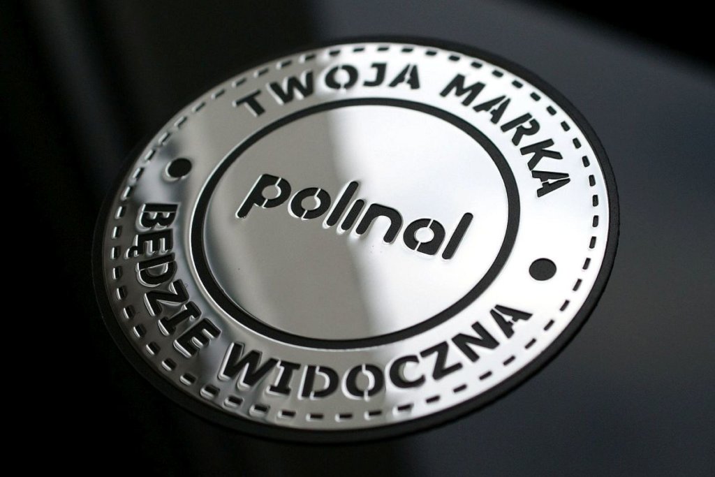 Classic chrome emblem, Polinal logo.