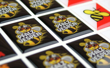 black doming stickers with yellow bee by pfalz wespen