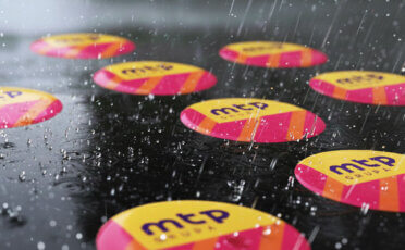3D stickers in the rain, resistance of convex stickers to weather conditions.